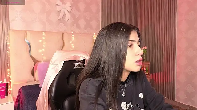 MAIILY TAY online show from February 18, 2026, 12:23 pm