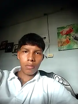 Snapshot of Brayanjuarez_10 chatting on October 29, 2025, 2:49 pm Brayanjuarez 10 online show from October 29, 2025, 2:49 pm