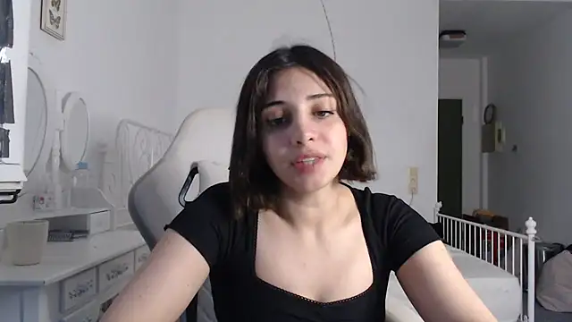 bellefleurrr online show from July 4, 2026, 8:02 pm