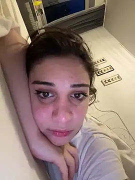 bellefleurrr online show from June 10, 2026, 8:32 pm