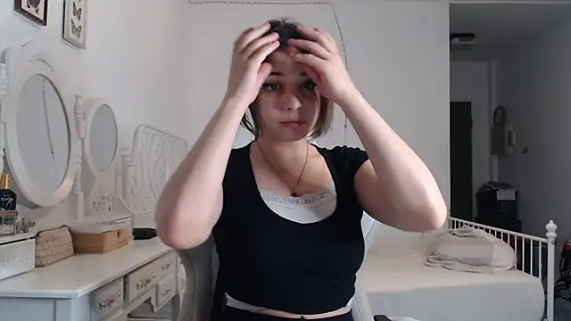 bellefleurrr online show from June 18, 2026, 12:42 am