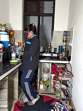 Snapshot of Heena-143 chatting on February 8, 2026, 12:47 pm Heena-143 online show from February 8, 2026, 12:47 pm