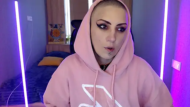 Sweet-n-Strong online show from April 13, 2026, 5:11 am