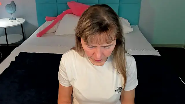 Carla Vogue online show from November 8, 2025, 2:59 am