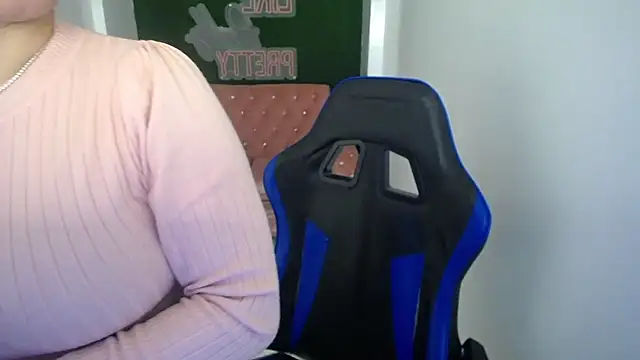 velvetvixen t online show from January 14, 2026, 12:42 pm