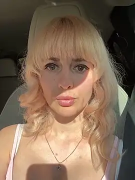 Snapshot of blondegirlx chatting on May 15, 2026, 2:48 pm blondegirlx online show from May 15, 2026, 2:48 pm