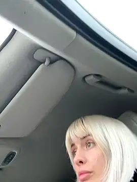 Snapshot of blondegirlx chatting on November 28, 2025, 12:05 pm blondegirlx online show from November 28, 2025, 12:05 pm