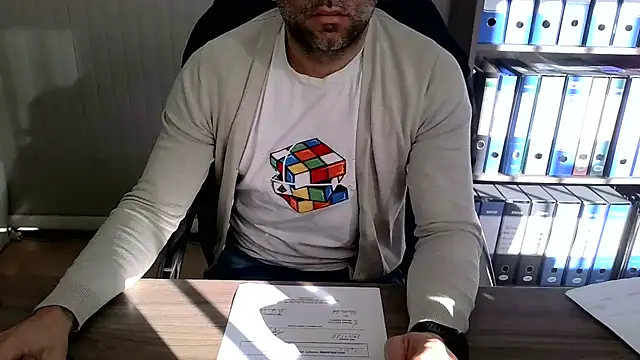 Snapshot of Evasionee chatting on February 2, 2026, 8:46 am Evasionee online show from February 2, 2026, 8:46 am