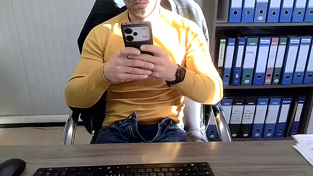 Snapshot of Evasionee chatting on February 26, 2026, 7:19 am Evasionee online show from February 26, 2026, 7:19 am