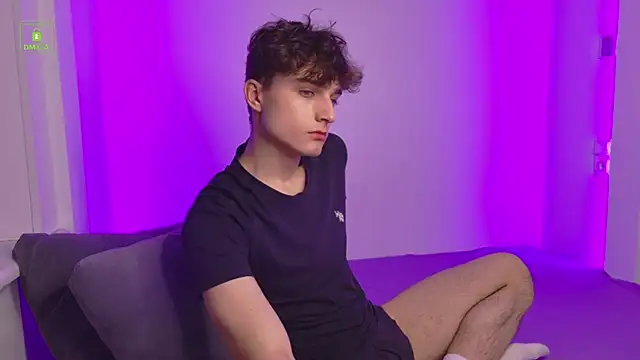 Snapshot of Richard_steele_hot chatting on February 8, 2026, 3:32 pm Richard steele hot online show from February 8, 2026, 3:32 pm