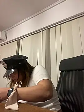 kittykelly online show from February 12, 2026, 7:13 pm