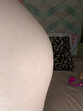 Rosa Yulia online show from April 6, 2026, 8:54 pm