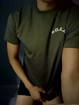 Snapshot of yuta_00 chatting on February 20, 2026, 5:15 pm yuta 00 online show from February 20, 2026, 5:15 pm