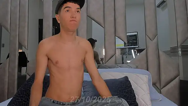 Snapshot of Dallen_Grant chatting on October 27, 2025, 12:17 pm Dallen Grant online show from October 27, 2025, 12:17 pm