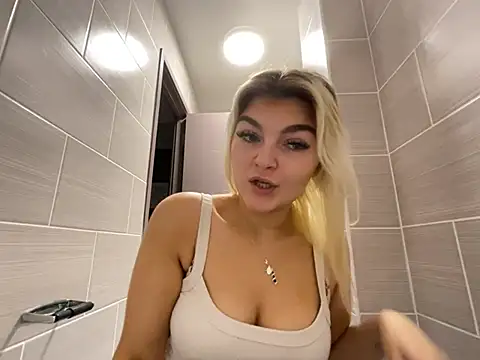 Snapshot of rosie-hipstergal chatting on January 17, 2026, 3:15 pm rosie-hipstergal online show from January 17, 2026, 3:15 pm