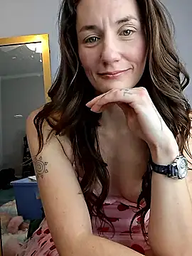 SkyDancerJade online show from April 9, 2026, 7:53 pm