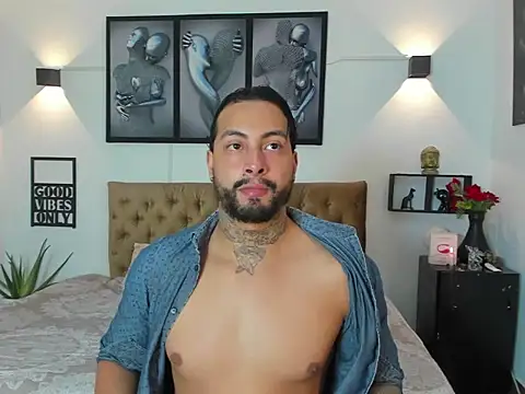 christopher palmerjs online show from November 4, 2025, 9:40 pm