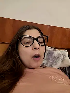 sweetbabygirlforyou online show from December 15, 2025, 5:52 pm