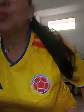 laliItaclark online show from June 17, 2026, 12:48 pm