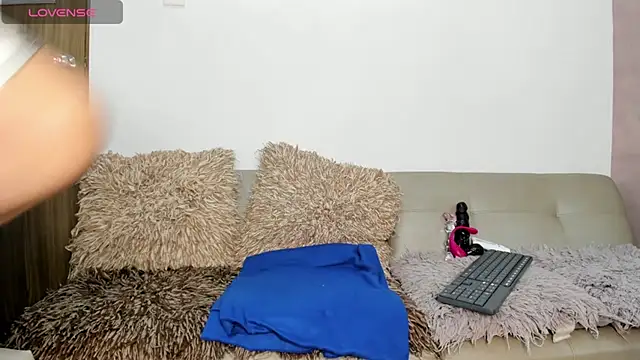 laliItaclark online show from November 14, 2025, 12:20 pm