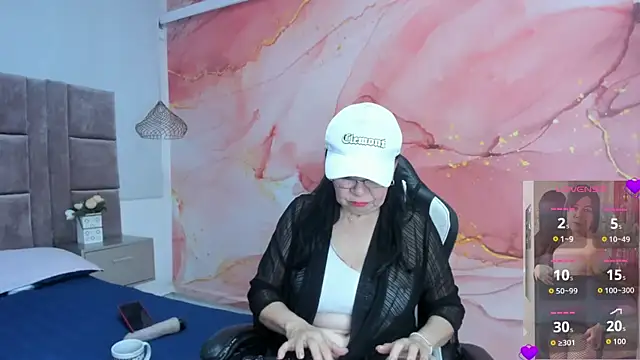 laliItaclark online show from March 27, 2026, 11:55 am