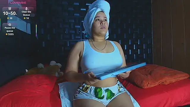 Kesha rosse  online show from February 2, 2026, 6:01 am