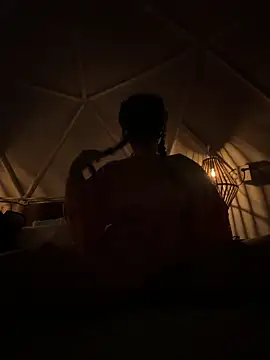 Nnicole1223 online show from December 20, 2025, 5:32 am