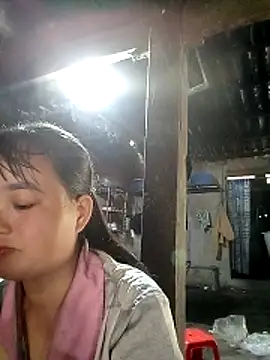 Snapshot of Noelle-e chatting on April 2, 2026, 5:25 am Noelle-e online show from April 2, 2026, 5:25 am