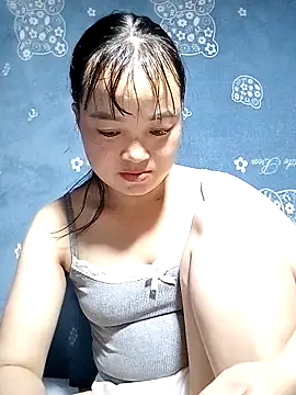 Snapshot of Noelle-e chatting on March 24, 2026, 12:27 pm Noelle-e online show from March 24, 2026, 12:27 pm