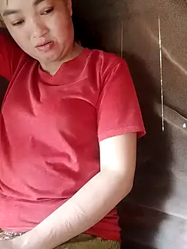 Snapshot of Noelle-e chatting on April 14, 2026, 5:45 am Noelle-e online show from April 14, 2026, 5:45 am