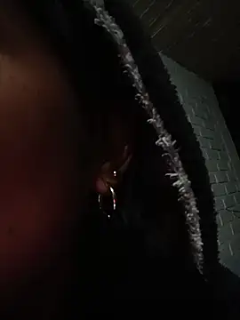 YeseniaRodriguez3 online show from November 8, 2025, 12:25 am