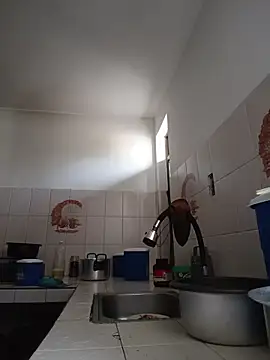 YeseniaRodriguez3 online show from October 28, 2025, 12:04 pm