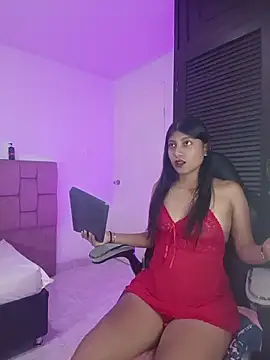 YeseniaRodriguez3 online show from April 21, 2026, 12:34 pm