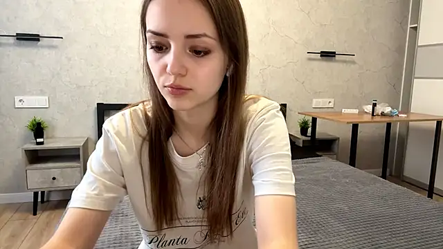 AliceStacy online show from November 22, 2025, 11:09 am