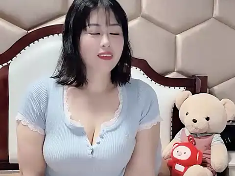 yaoyao22678 online show from July 17, 2026, 1:47 am