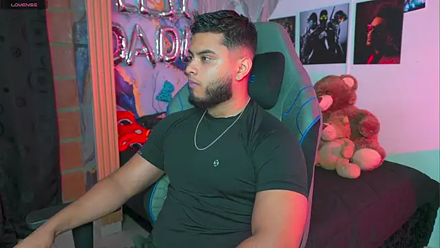 Tiler wolker online show from April 22, 2026, 12:50 am