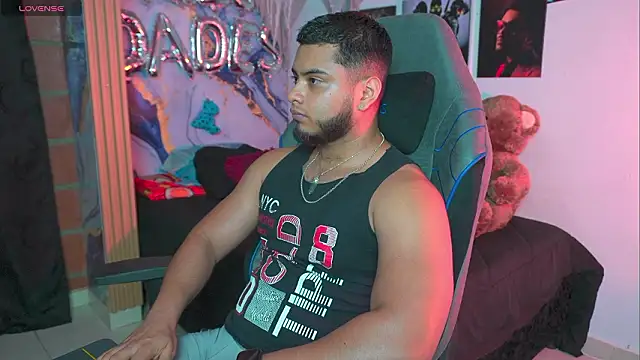 Tiler wolker online show from March 22, 2026, 1:42 am