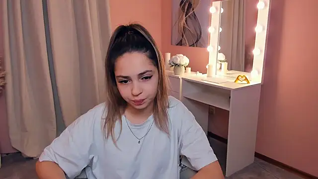 JolynnLavelli online show from November 8, 2025, 7:23 am