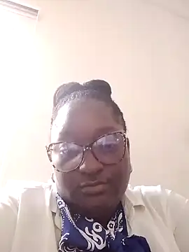 Snapshot of SweetestDIP chatting on October 27, 2025, 1:01 pm SweetestDIP online show from October 27, 2025, 1:01 pm