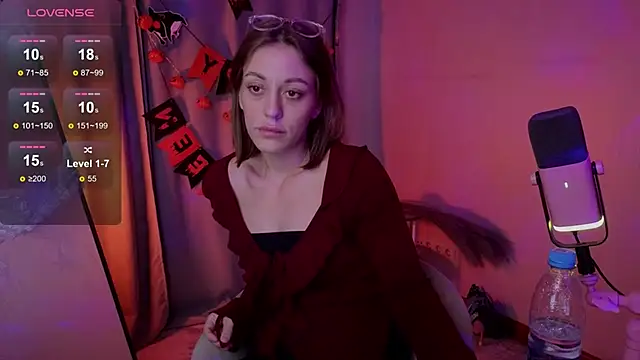 miluv online show from October 28, 2025, 3:00 pm