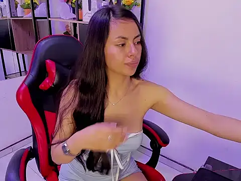 Snapshot of Mia_Bonnie chatting on October 30, 2025, 8:28 pm Mia Bonnie online show from October 30, 2025, 8:28 pm