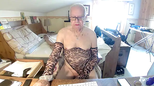 Sissypat53 online show from July 1, 2026, 9:09 am