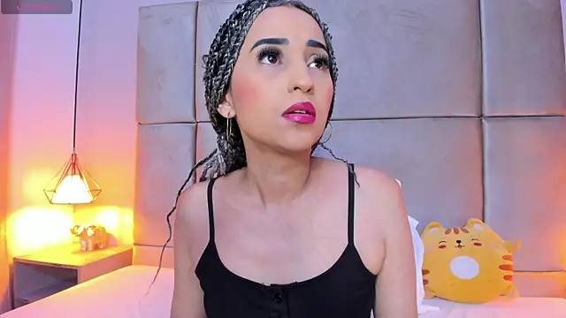 violett rabbit  online show from December 14, 2025, 12:22 pm