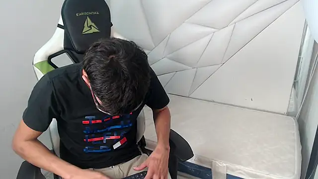 Cash G  online show from November 24, 2025, 8:53 pm