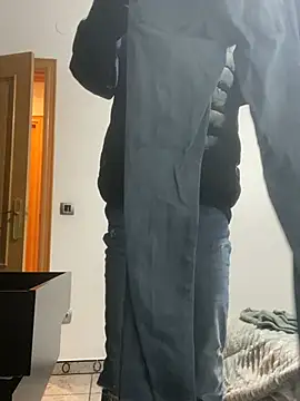 Snapshot of Dondeloquieras4 chatting on February 14, 2026, 6:08 pm Dondeloquieras4 online show from February 14, 2026, 6:08 pm