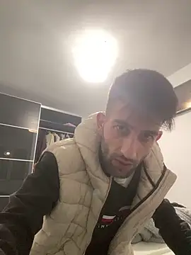 Snapshot of Dondeloquieras4 chatting on February 22, 2026, 5:03 pm Dondeloquieras4 online show from February 22, 2026, 5:03 pm