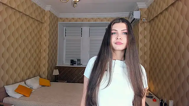 AdelinaIbraham online show from November 3, 2025, 6:33 pm