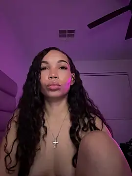 nikkiloveee online show from March 5, 2026, 6:10 am