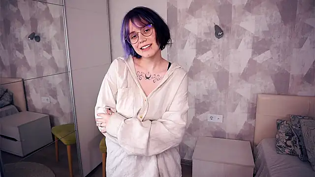 KellePourier online show from November 4, 2025, 6:55 pm