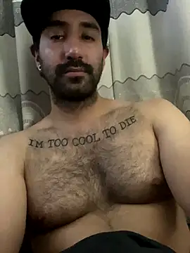 Snapshot of squir_couple chatting on November 4, 2025, 3:32 am squir couple online show from November 4, 2025, 3:32 am